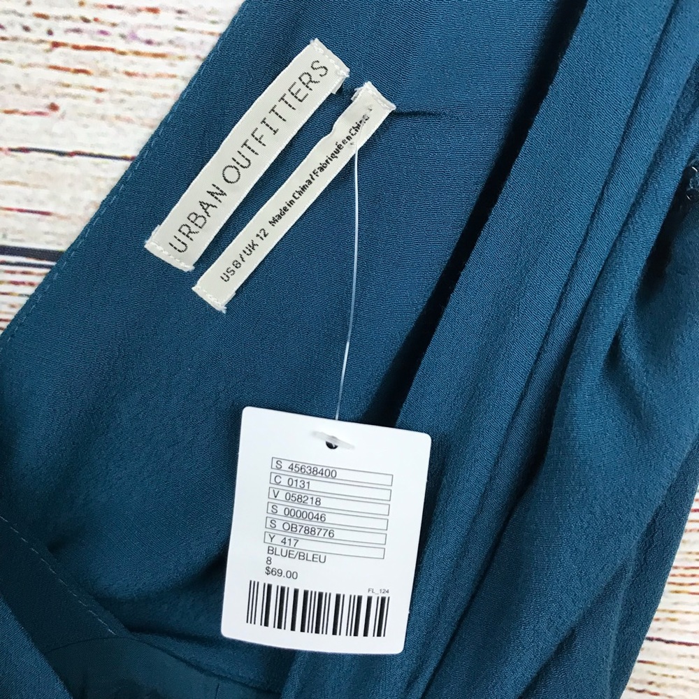 NWT Urban Outfitters romper shorts adjustable tie straps v-neck - Picture 6 of 7